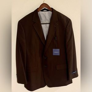 Brand new with tags! Champs men’s dark brown suit jacket. Size 44R.